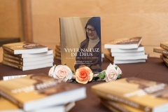 Viver na Luz de Deus. Itinerário Espiritual de Lúcia de Jesus, apóstola de Fátima a partir do Carmelo